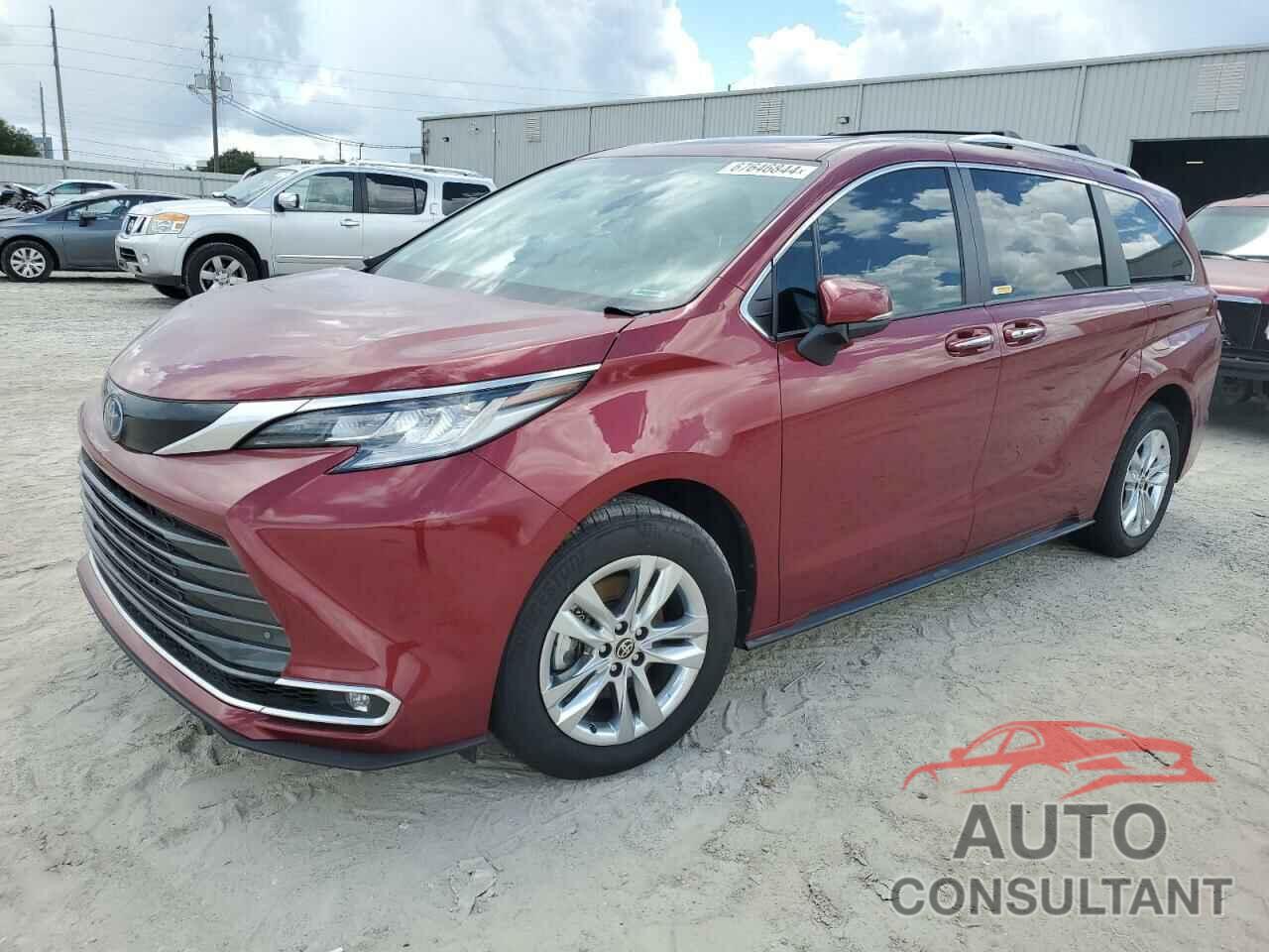 TOYOTA SIENNA 2023 - 5TDZRKEC0PS175724