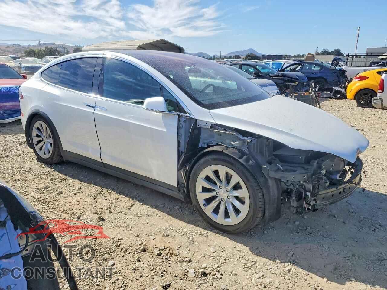 TESLA MODEL X 2016 - 5YJXCBE21GF033662