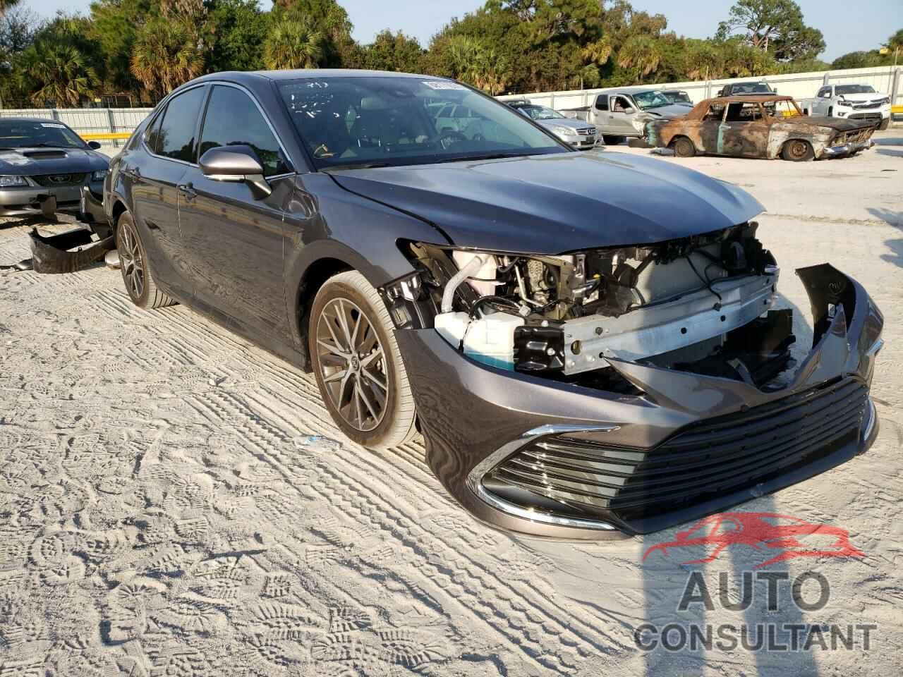TOYOTA CAMRY 2021 - 4T1F11AK0MU603070