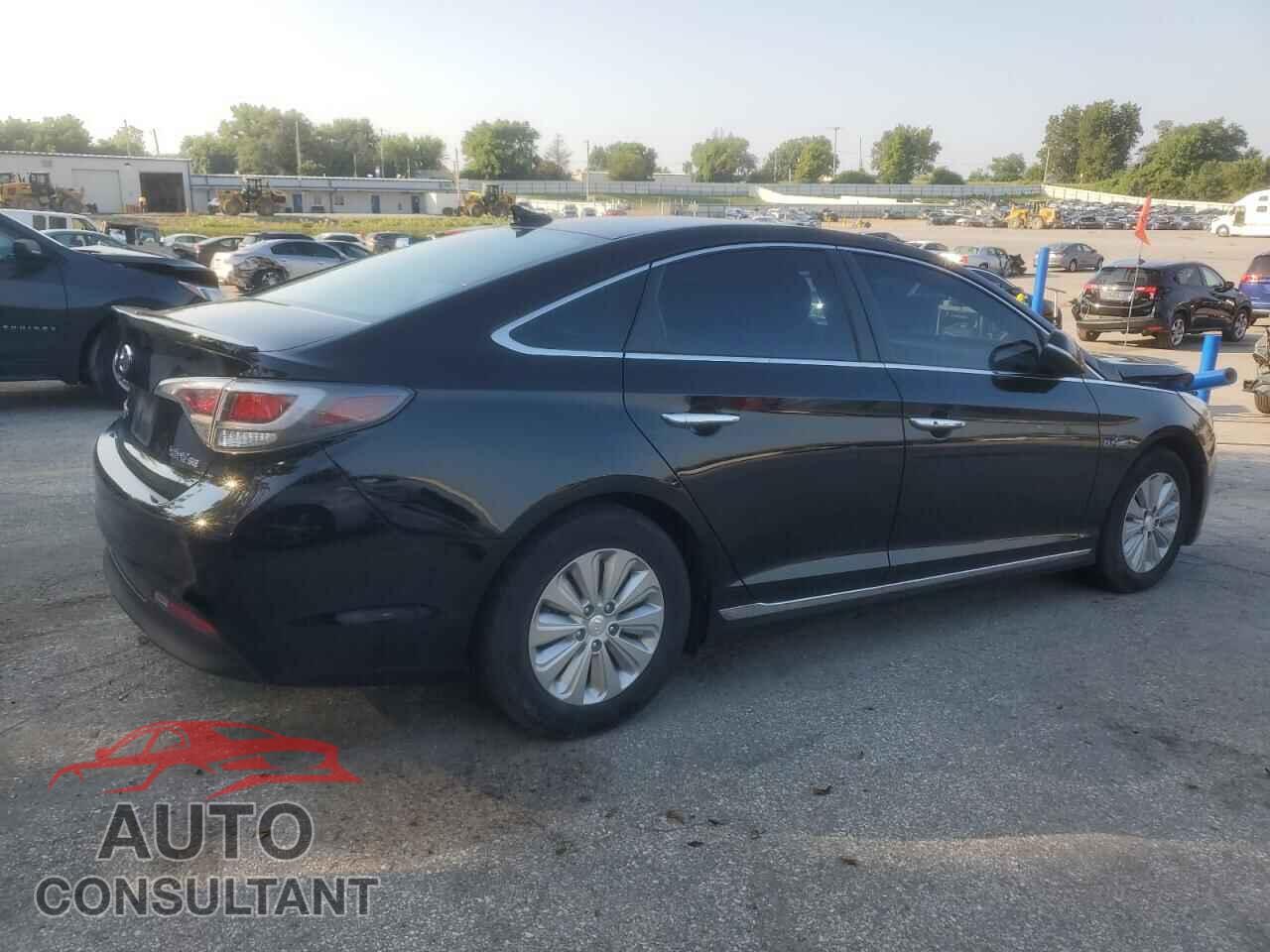 HYUNDAI SONATA 2017 - KMHE24L19HA048075