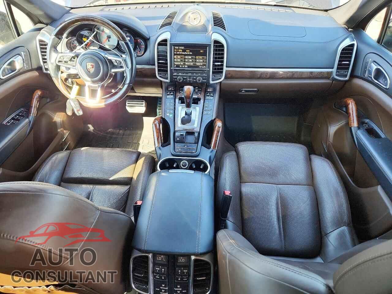 PORSCHE CAYENNE 2015 - WP1AB2A2XFLA58729