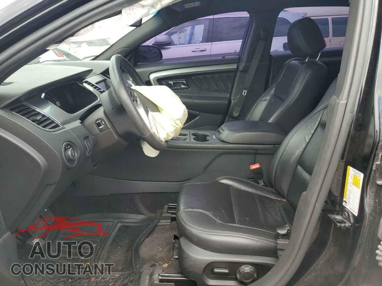 FORD TAURUS 2018 - 1FAHP2E81JG126830