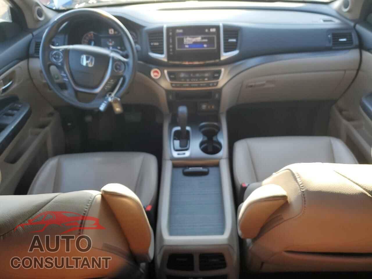 HONDA PILOT 2017 - 5FNYF5H55HB032583