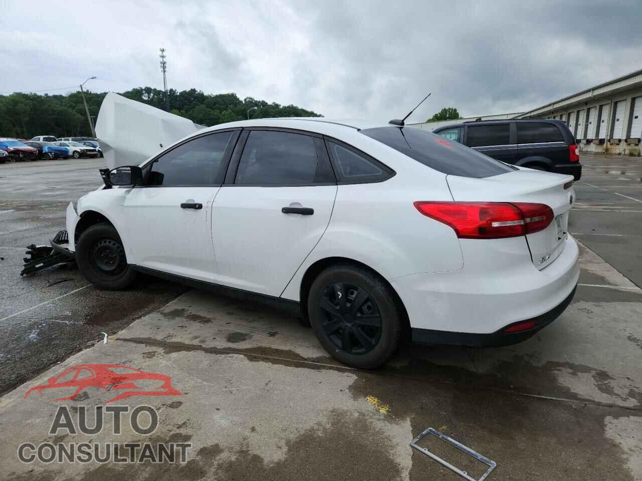 FORD FOCUS 2015 - 1FADP3E23FL305420
