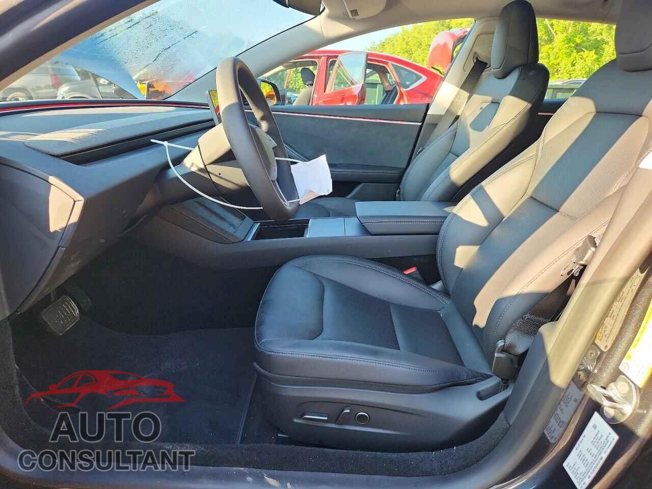 TESLA MODEL 3 2025 - 5YJ3E1EB7SF021060