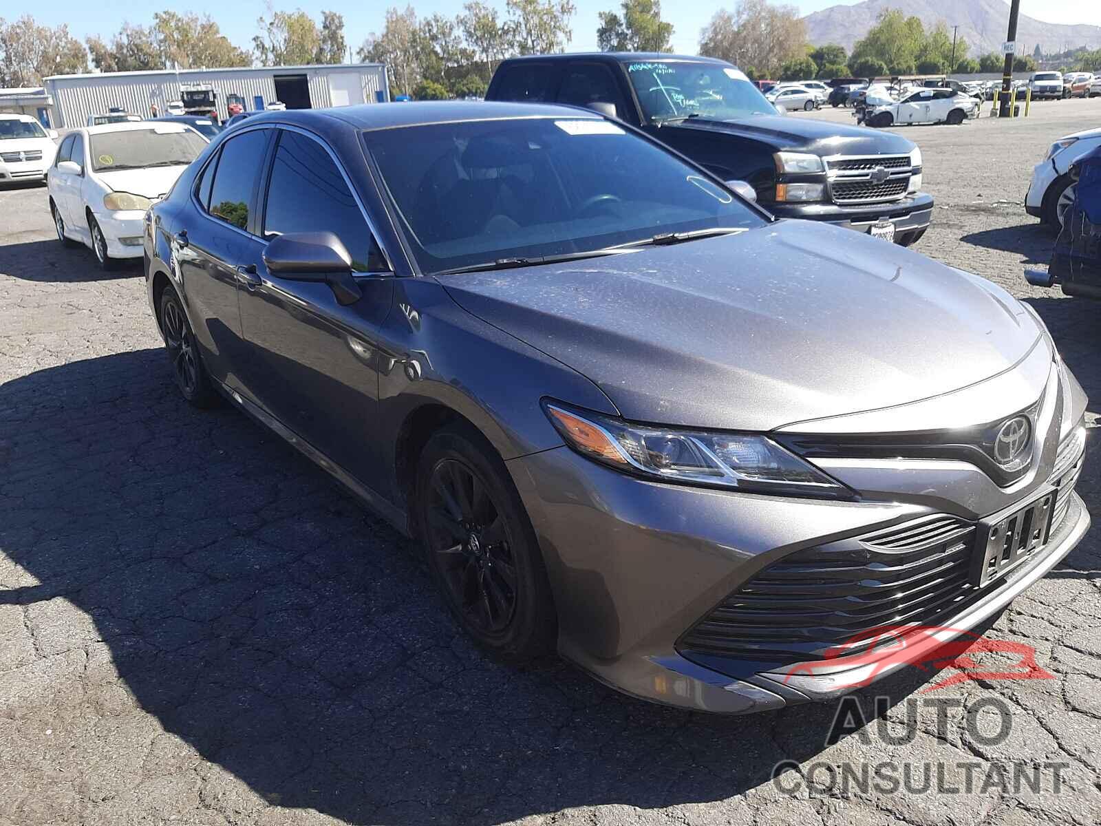TOYOTA CAMRY 2018 - 4T1B11HK7JU636857