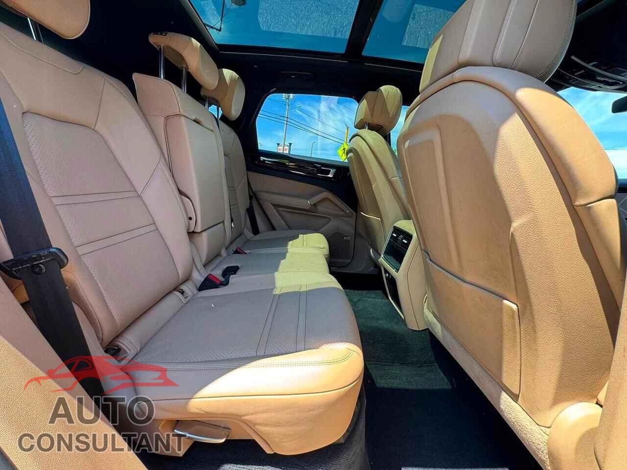 PORSCHE CAYENNE 2019 - WP1AA2AY7KDA09385
