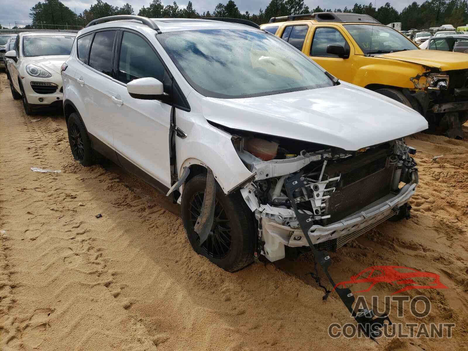 FORD ESCAPE 2017 - 1FMCU0G9XHUA24151