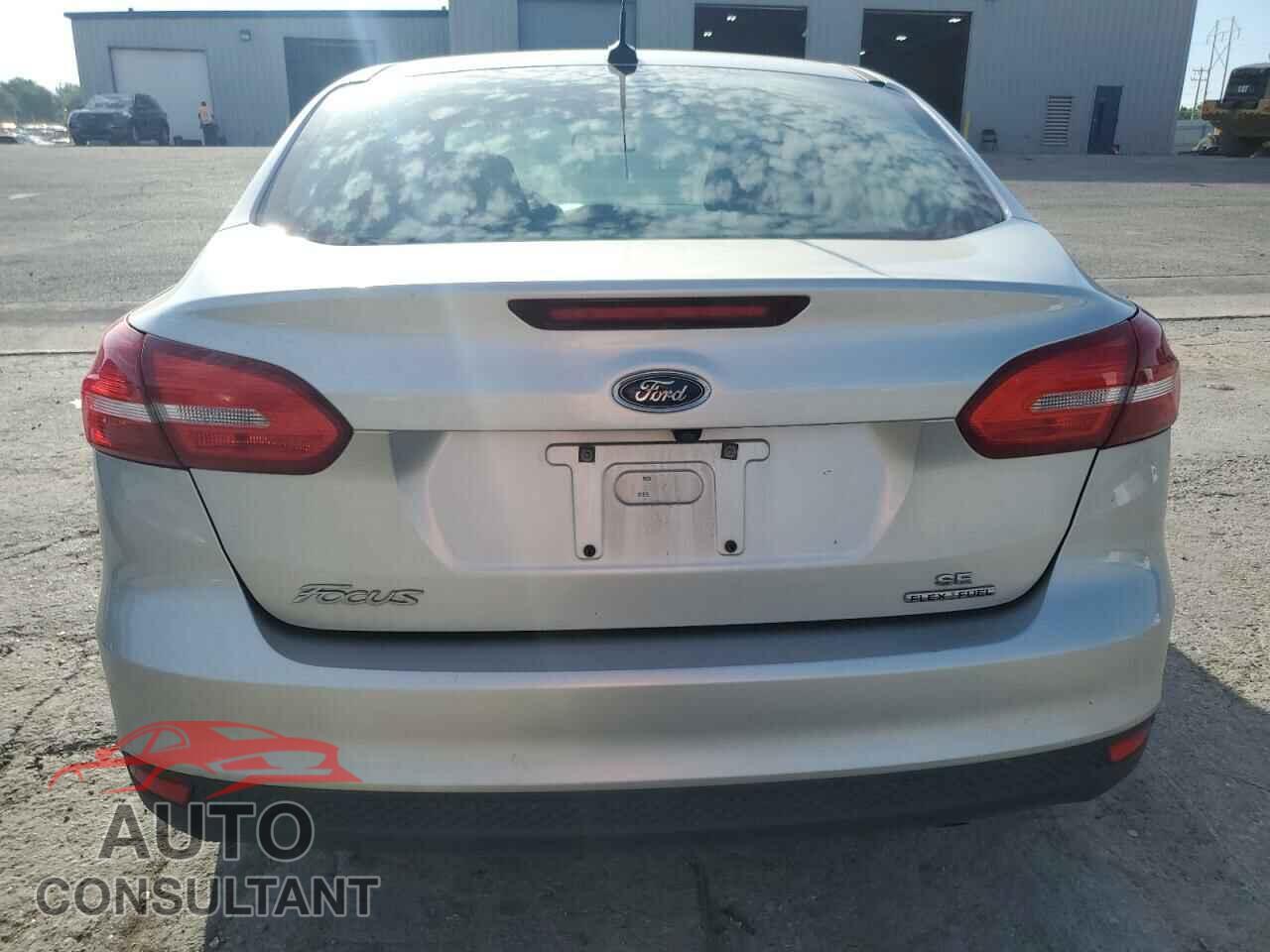 FORD FOCUS 2015 - 1FADP3F28FL234097