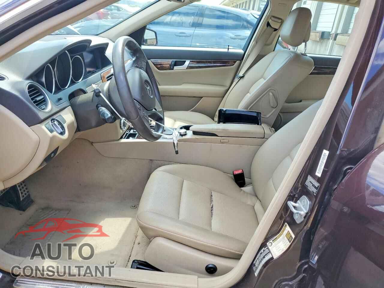 MERCEDES-BENZ C-CLASS 2012 - WDDGF8BB4CA618100