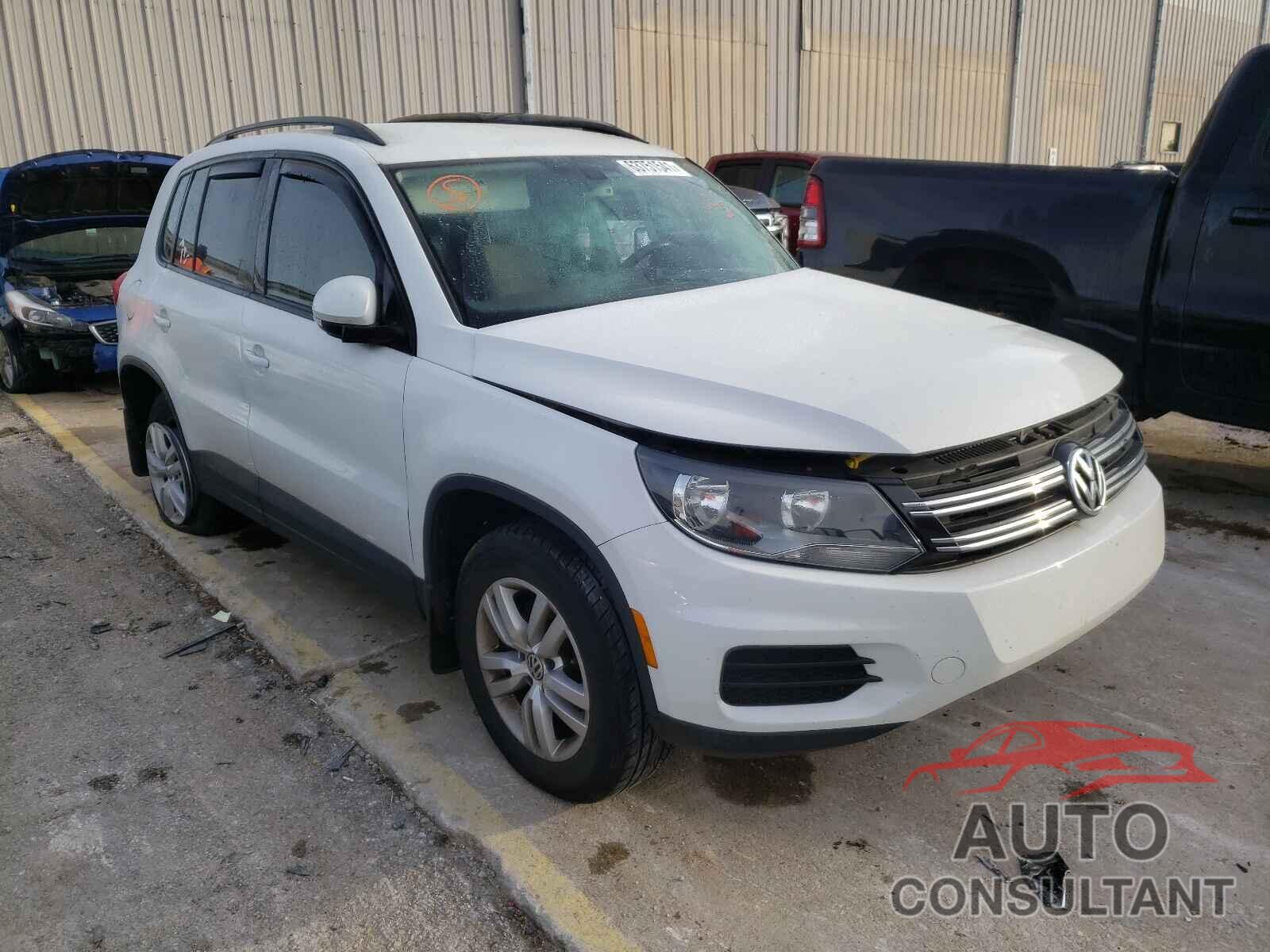 VOLKSWAGEN TIGUAN 2016 - WVGBV7AX2GW576593