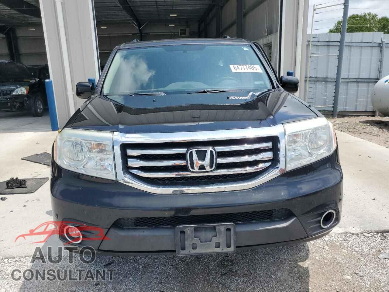 HONDA PILOT 2015 - 5FNYF3H96FB008345