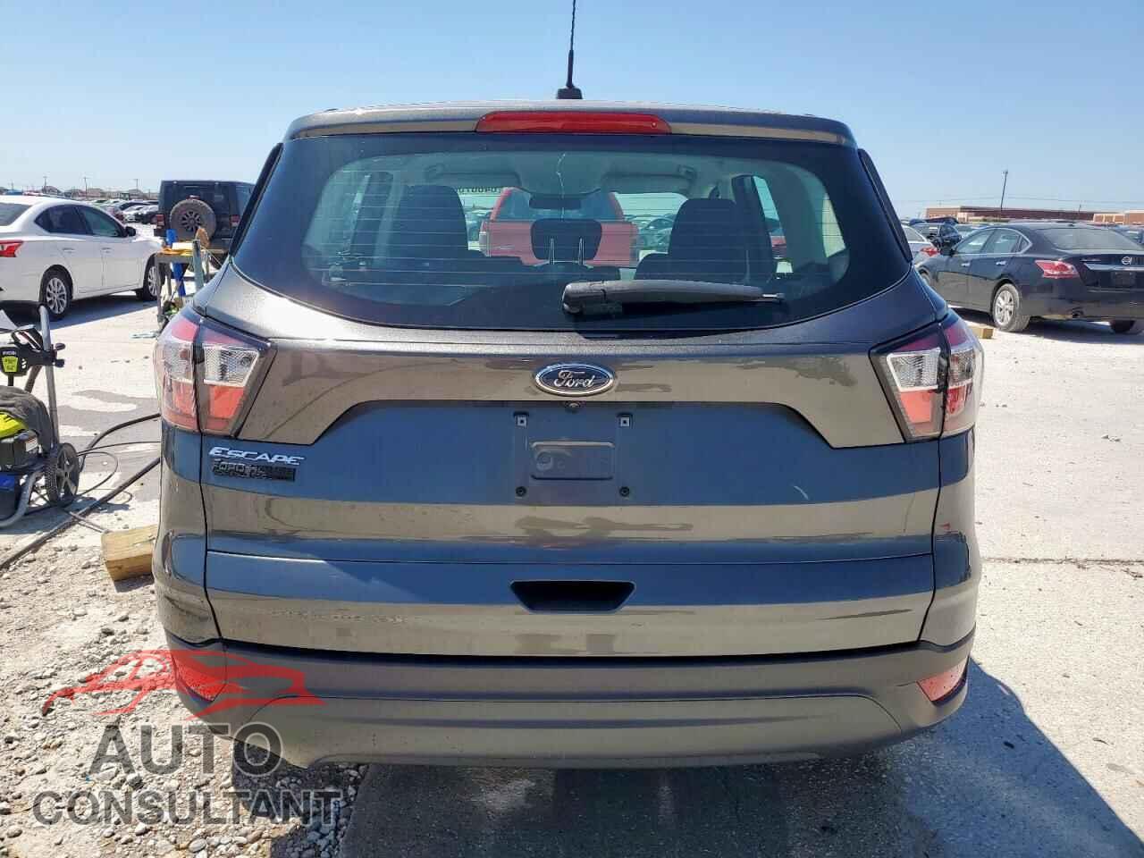 FORD ESCAPE 2017 - 1FMCU0F74HUD76190