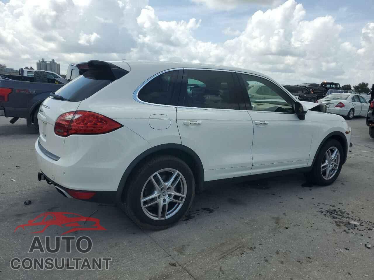 PORSCHE CAYENNE 2012 - WP1AA2A23CLA02615