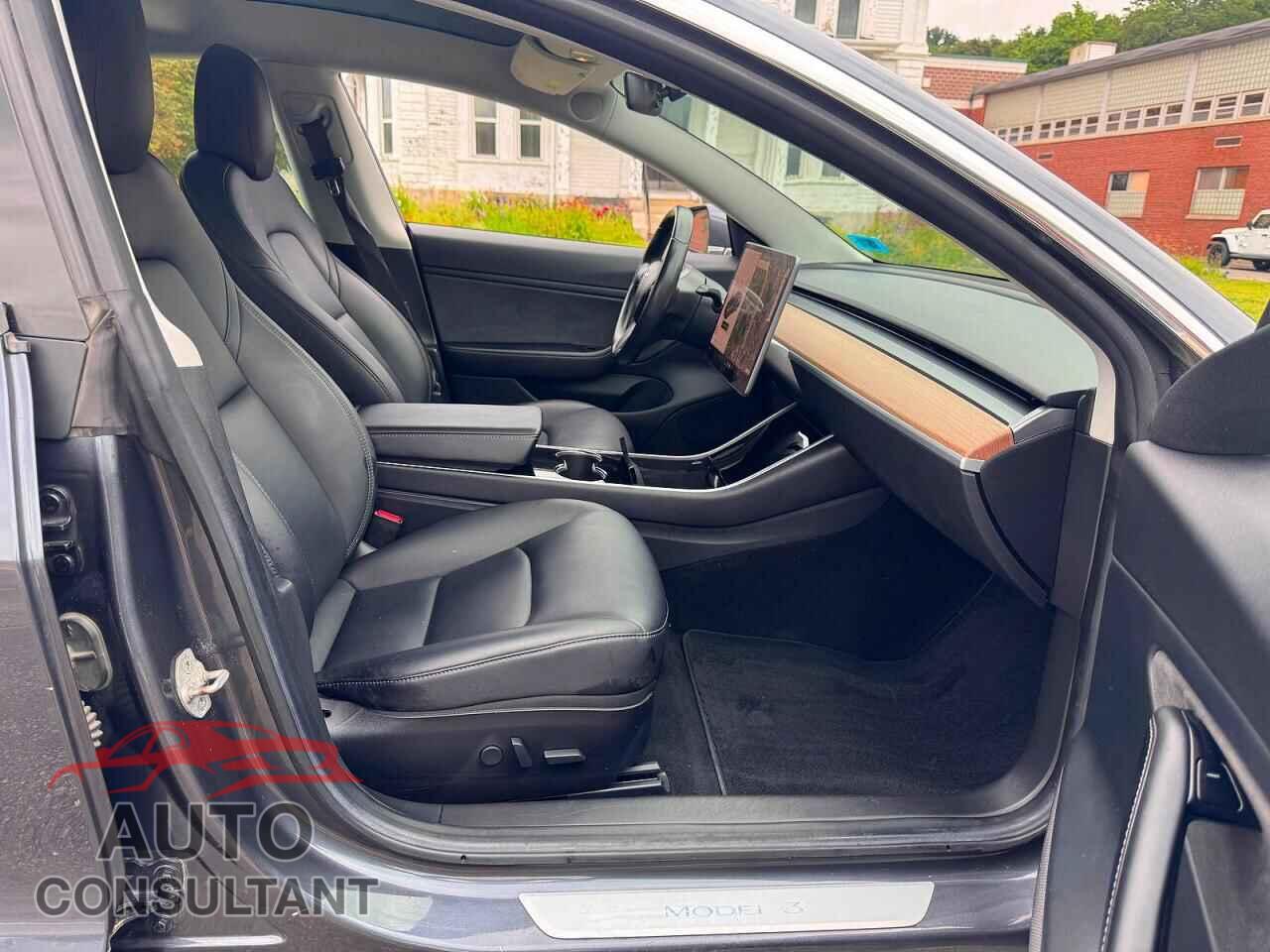 TESLA MODEL 3 2018 - 5YJ3E1EB6JF054422