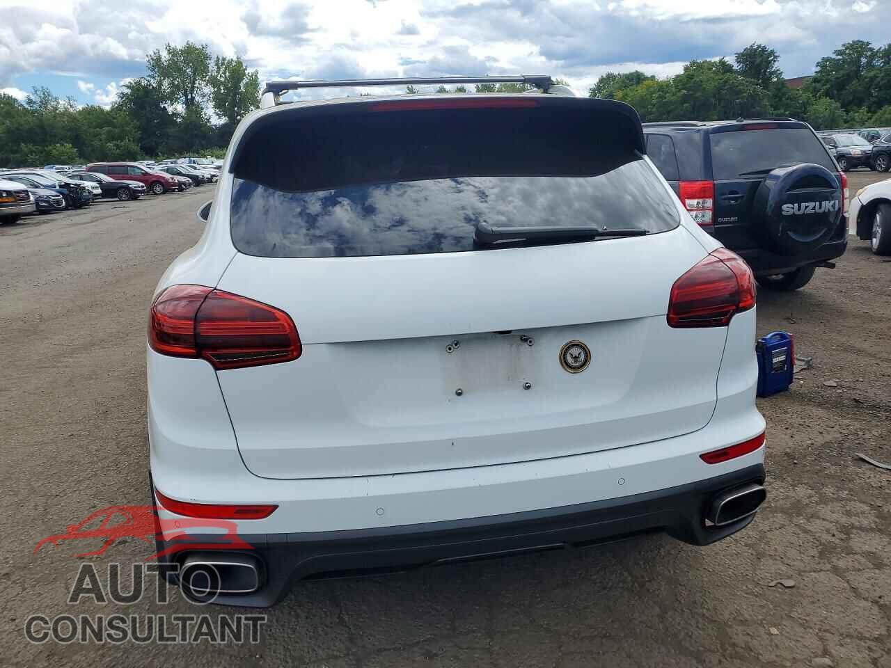 PORSCHE CAYENNE 2016 - WP1AA2A20GLA10841