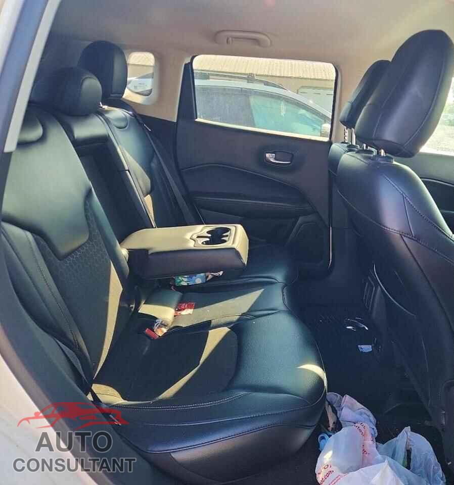 JEEP COMPASS 2017 - 3C4NJDBB6HT579020