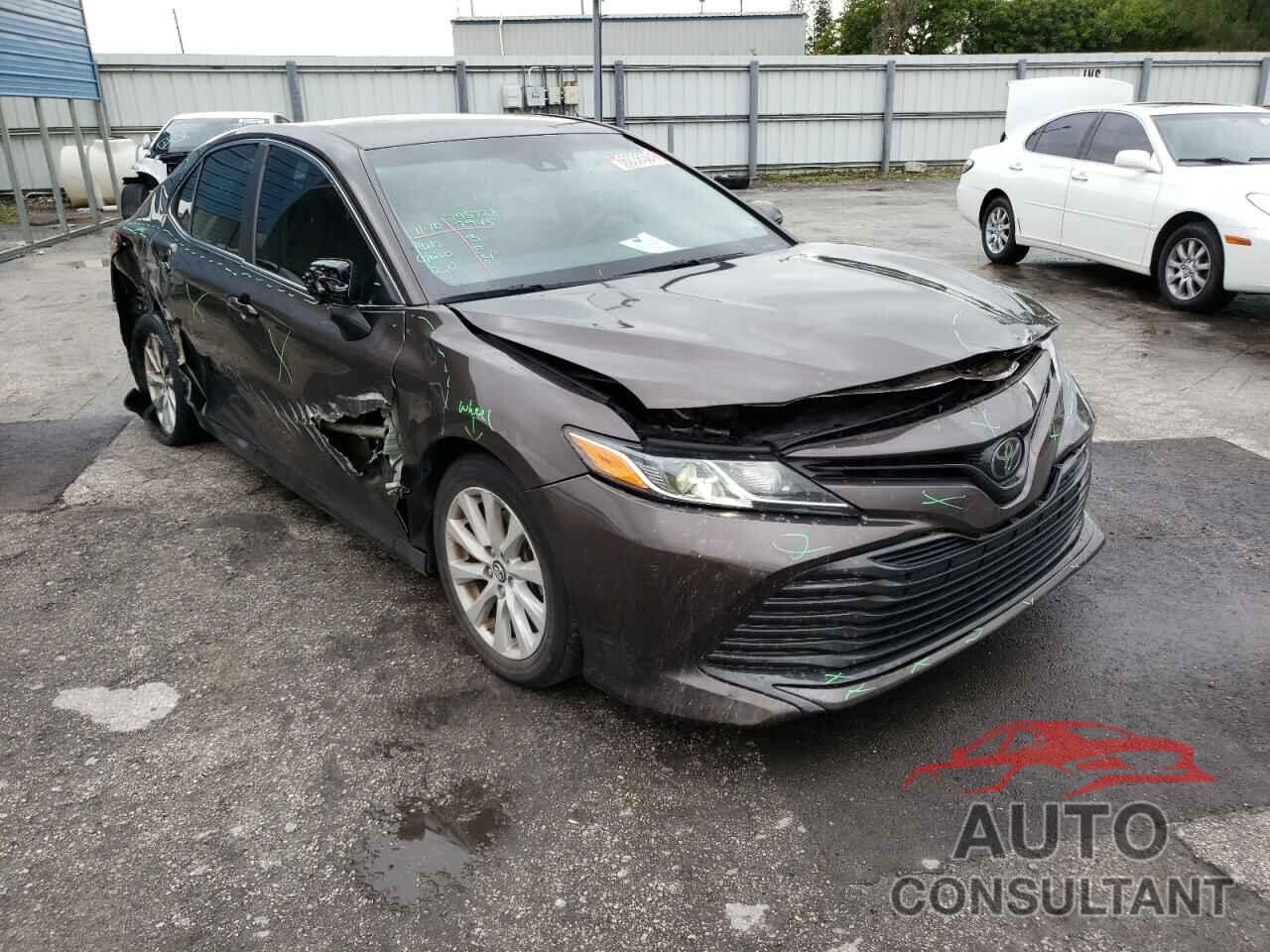 TOYOTA CAMRY 2018 - 4T1B11HK3JU619120