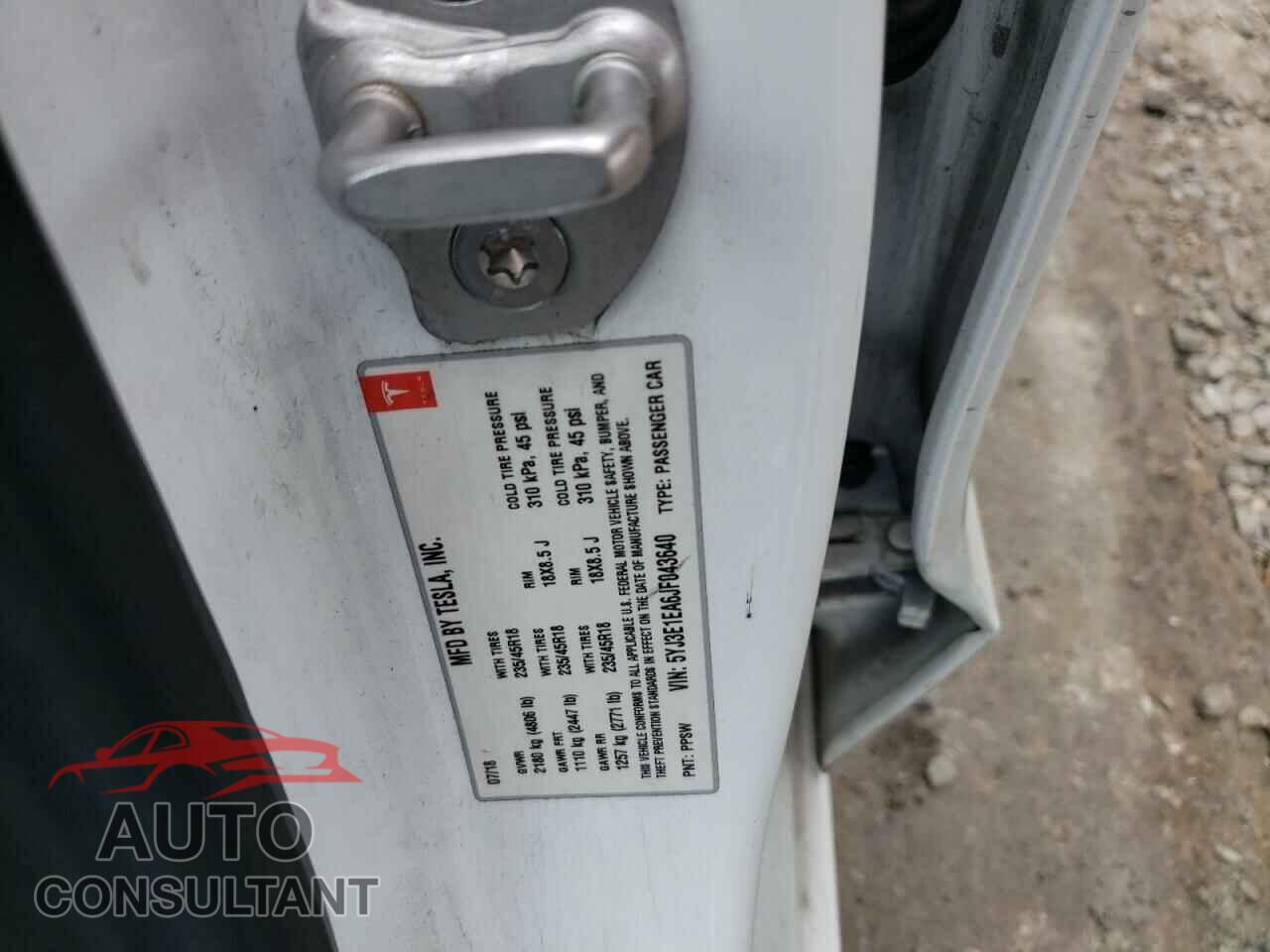 TESLA MODEL 3 2018 - 5YJ3E1EA6JF043640