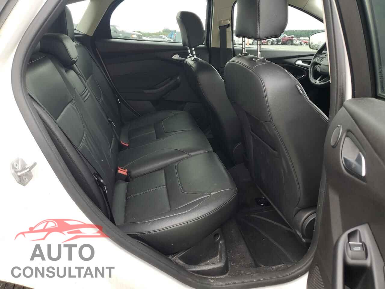 FORD FOCUS 2016 - 1FADP3N22GL212468