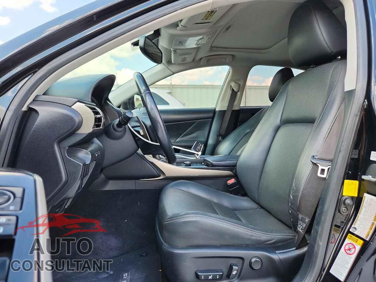 LEXUS IS 2014 - JTHCF1D26E5013843