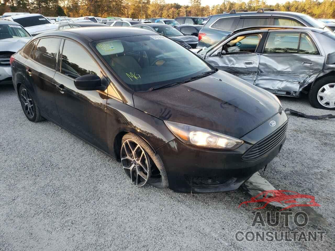 FORD FOCUS 2018 - 1FADP3F29JL200727