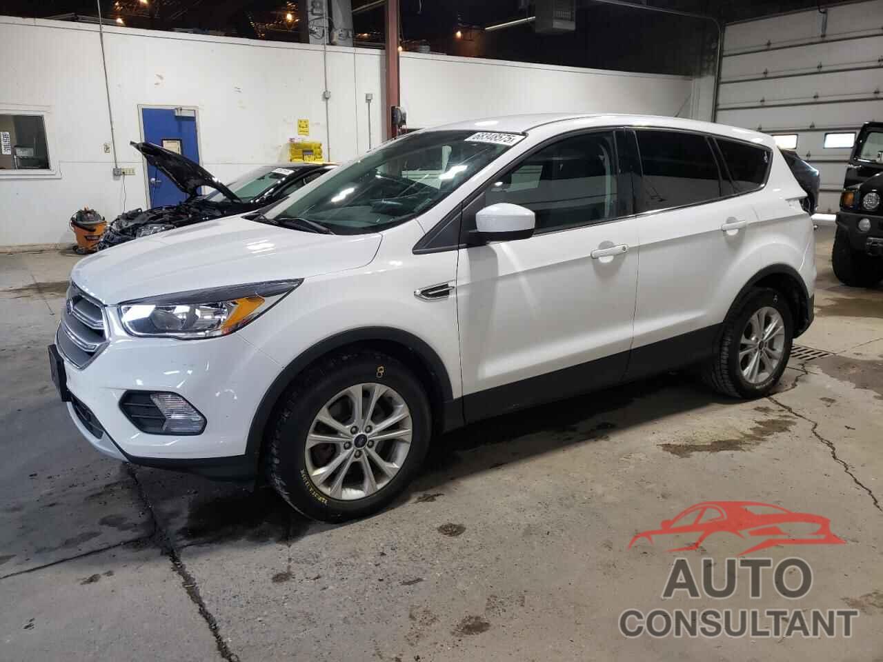 FORD ESCAPE 2017 - 1FMCU9GD0HUC20401