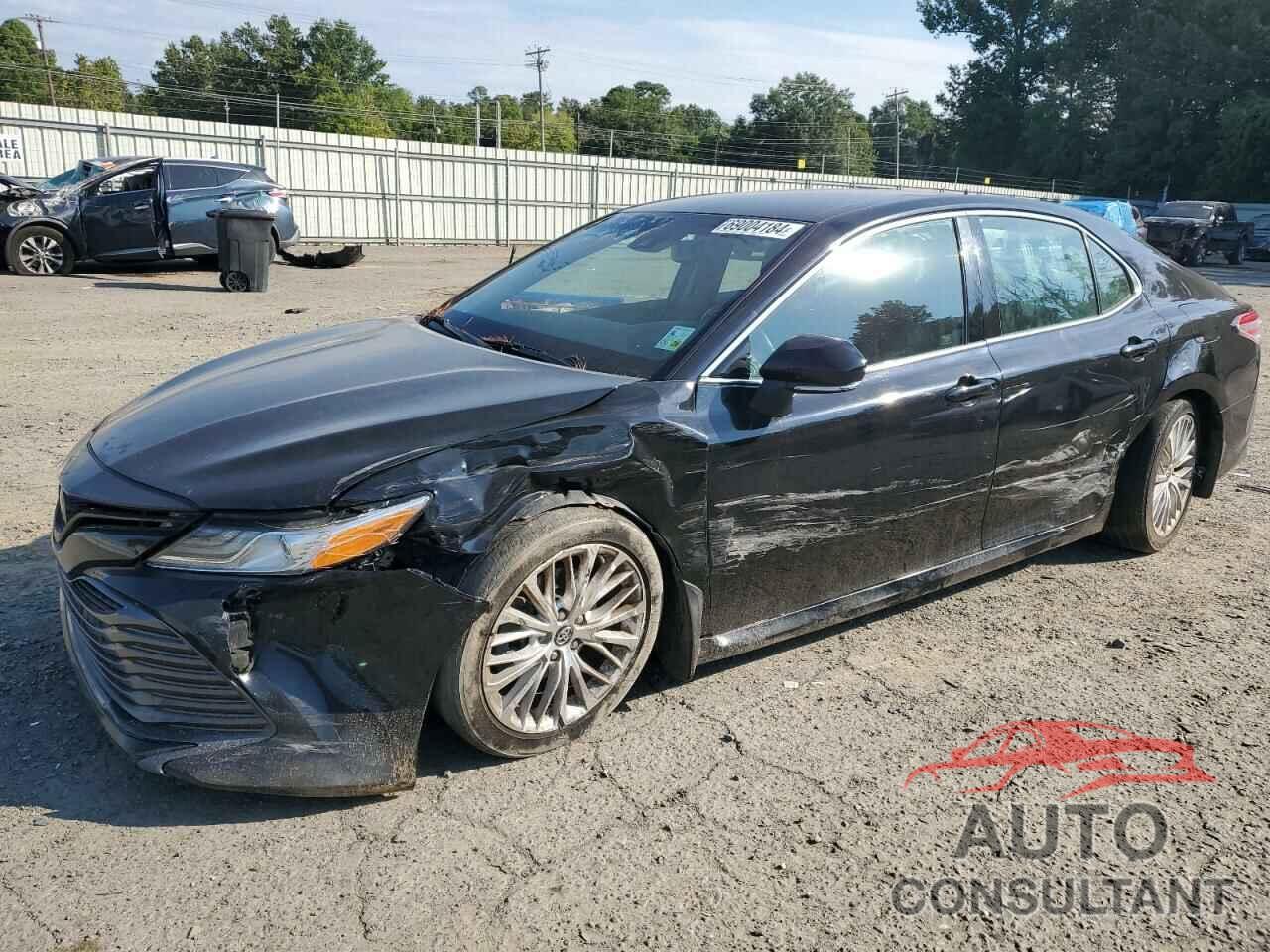 TOYOTA CAMRY 2018 - 4T1B11HK3JU089585