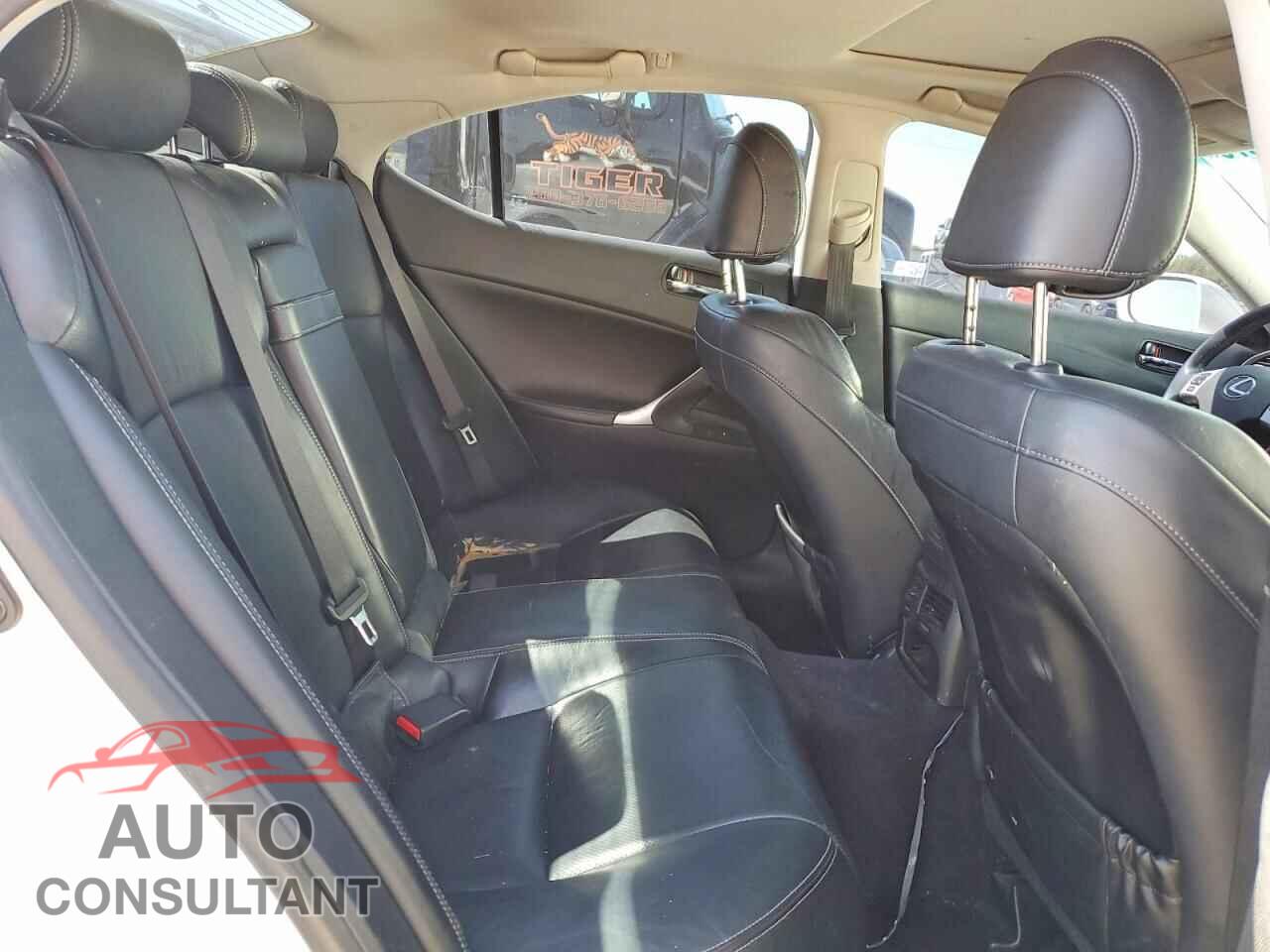 LEXUS IS 2012 - JTHCE5C21C5002984