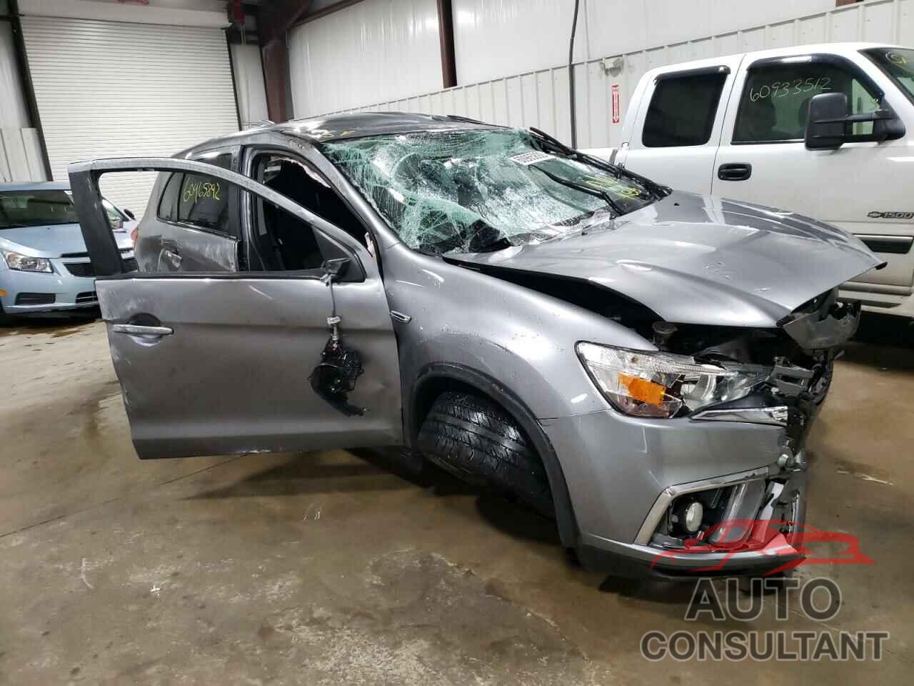 MITSUBISHI OUTLANDER 2018 - JA4AR3AU6JU015586