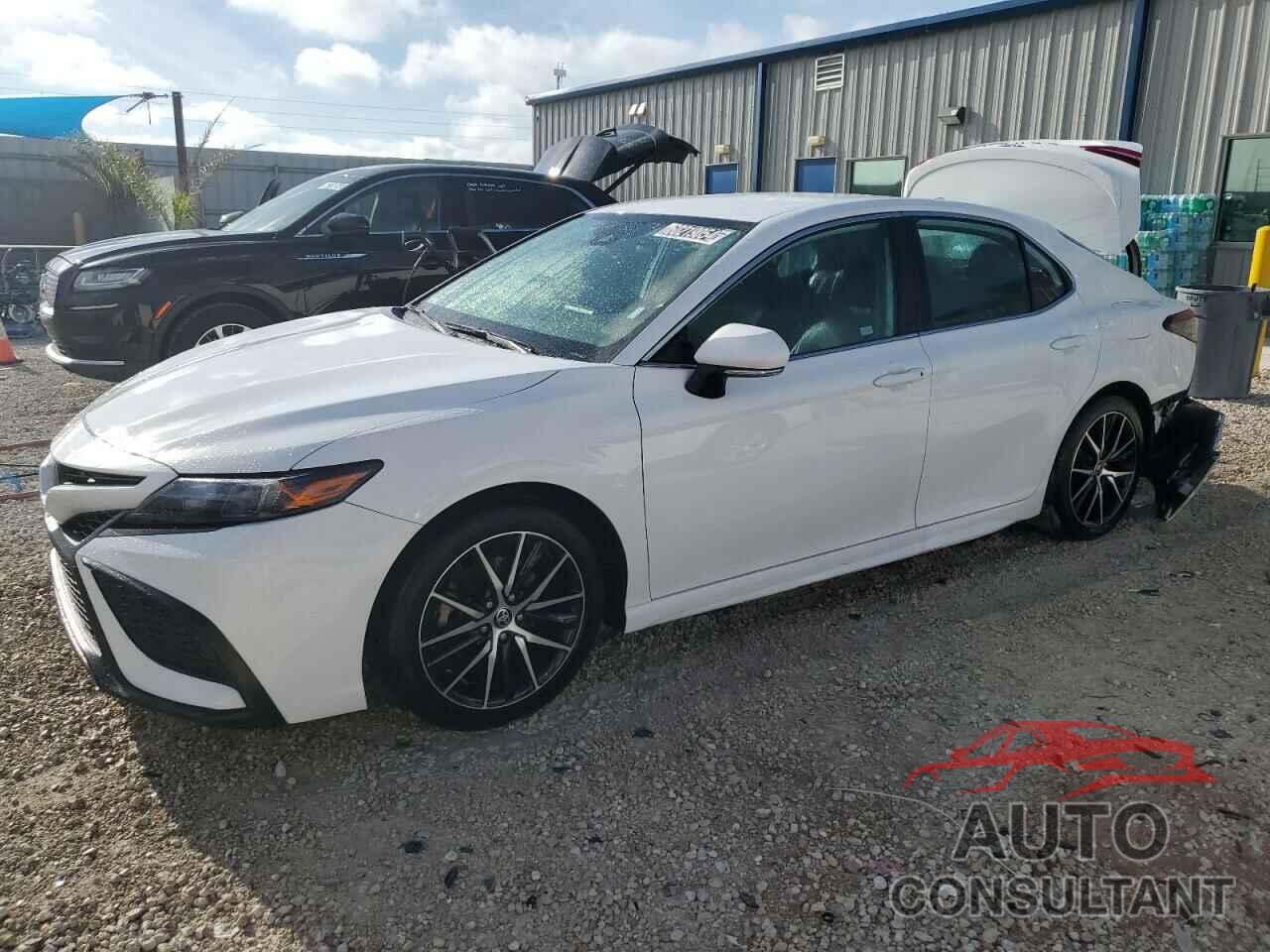 TOYOTA CAMRY 2022 - 4T1G11AK3NU643066
