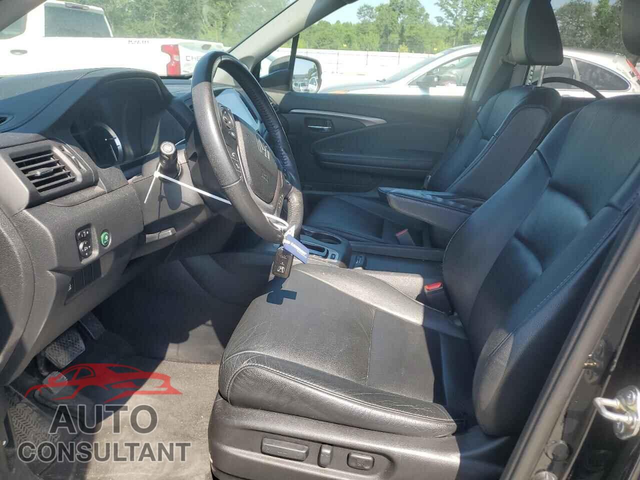 HONDA PILOT 2017 - 5FNYF6H72HB016252