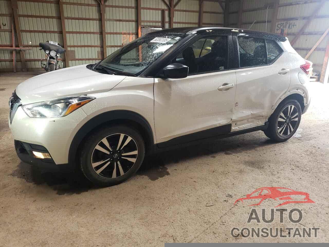 NISSAN KICKS 2018 - 3N1CP5CU3JL509916