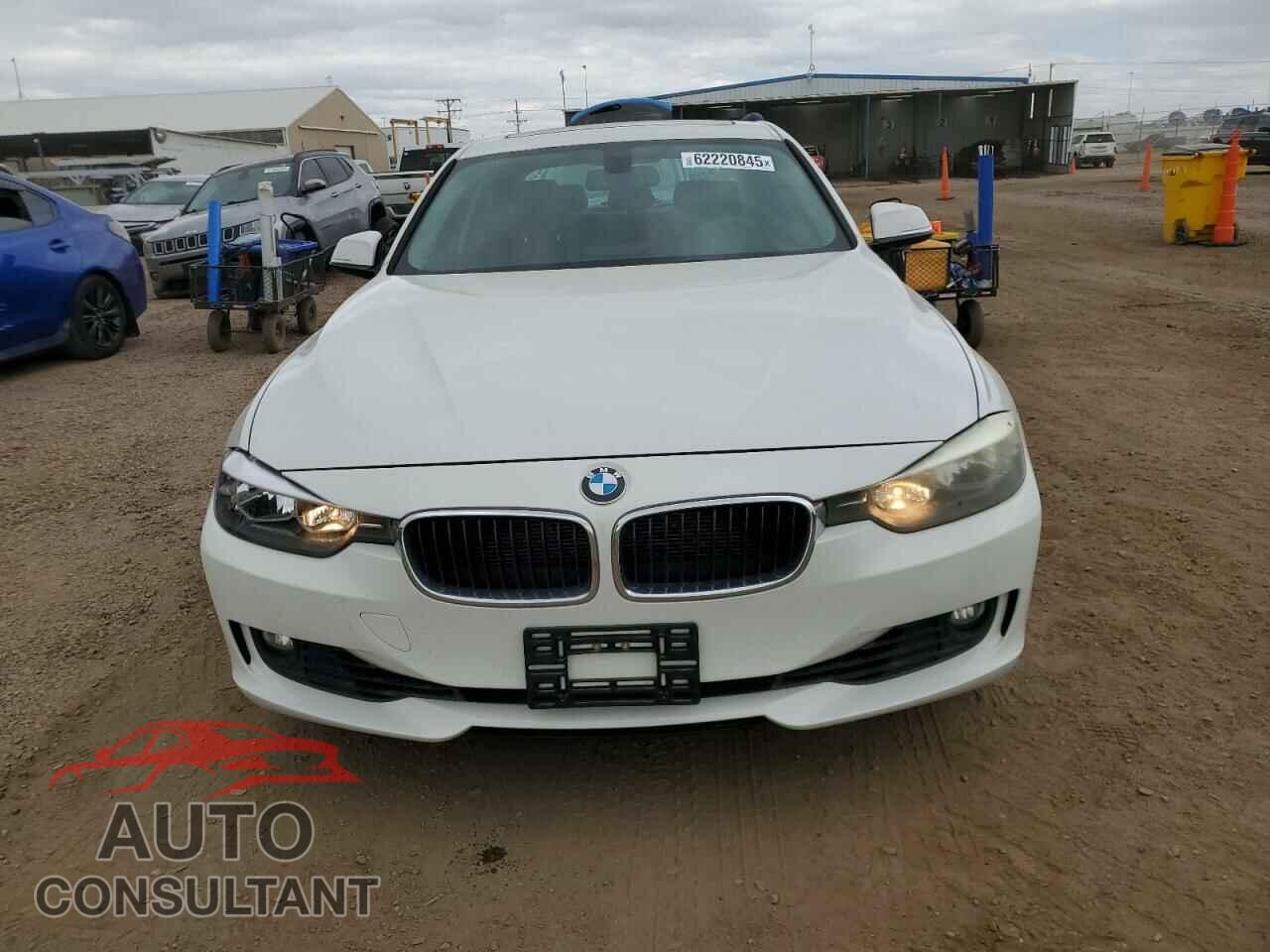 BMW 3 SERIES 2013 - WBA3B5G59DNP40982