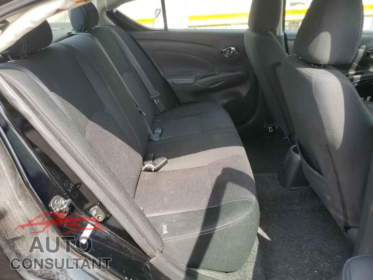 NISSAN VERSA 2018 - 3N1CN7AP4JL831785