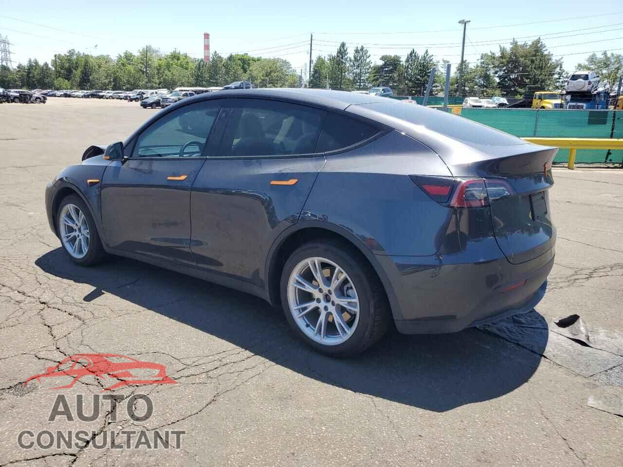 TESLA MODEL Y 2024 - 7SAYGDEE2RF059384