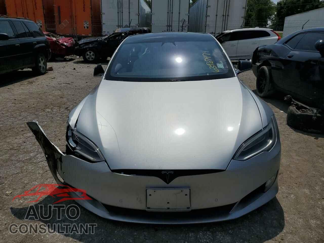 TESLA MODEL S 2017 - 5YJSA1E23HF198849