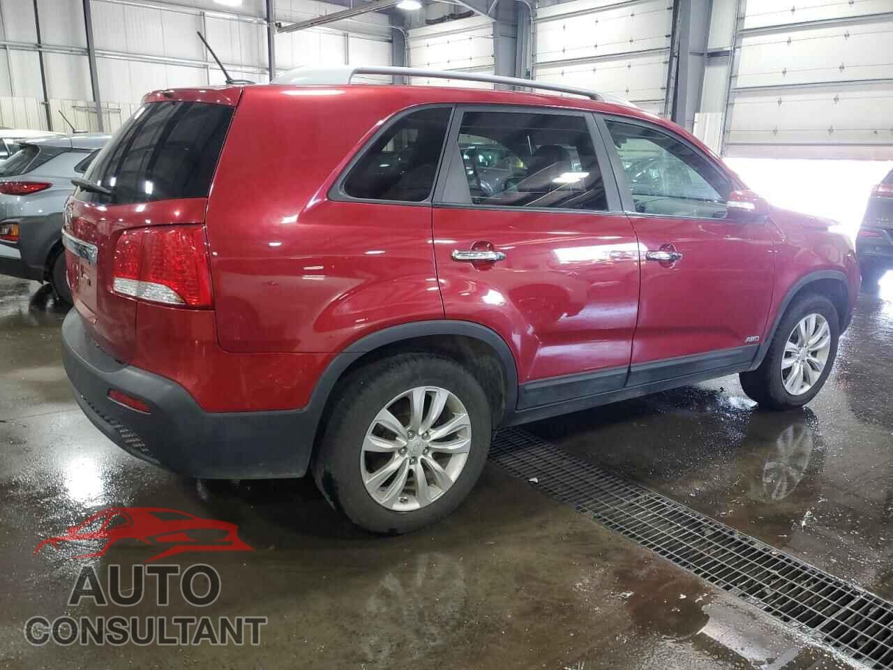 KIA SORENTO 2011 - 5XYKTDA28BG064128