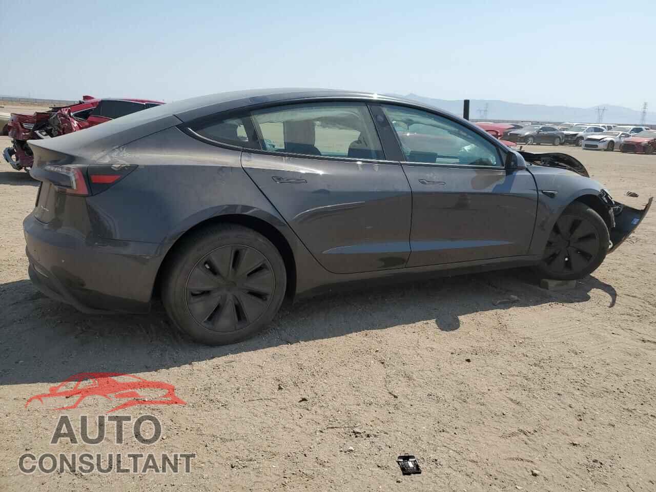 TESLA MODEL 3 2025 - 5YJ3E1EB7SF939701