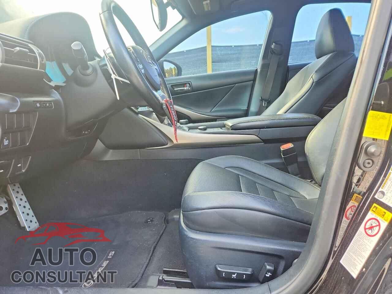 LEXUS IS 2015 - JTHBF1D29F5065464