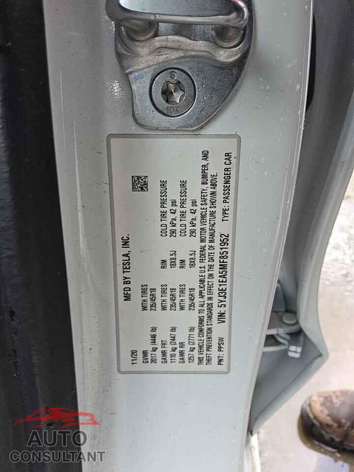 TESLA MODEL 3 2021 - 5YJ3E1EA5MF851952