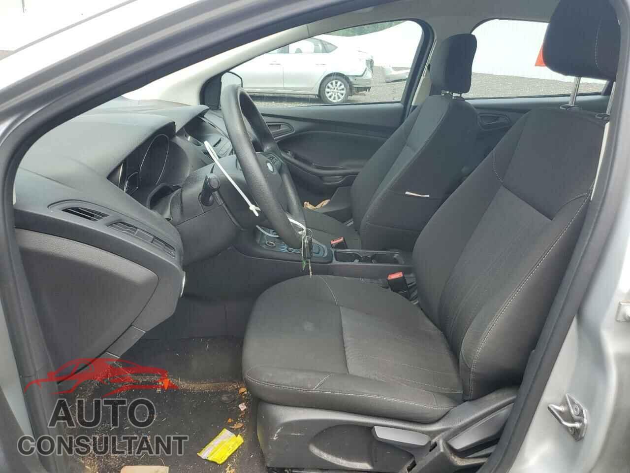 FORD FOCUS 2017 - 1FADP3E27HL316780