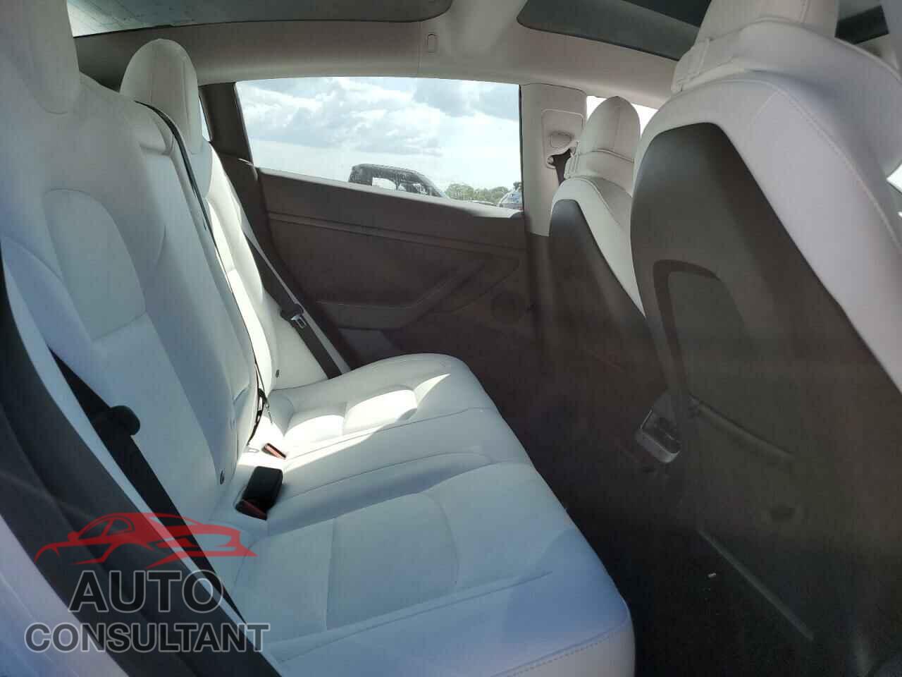 TESLA MODEL 3 2023 - 5YJ3E1EAXPF471946