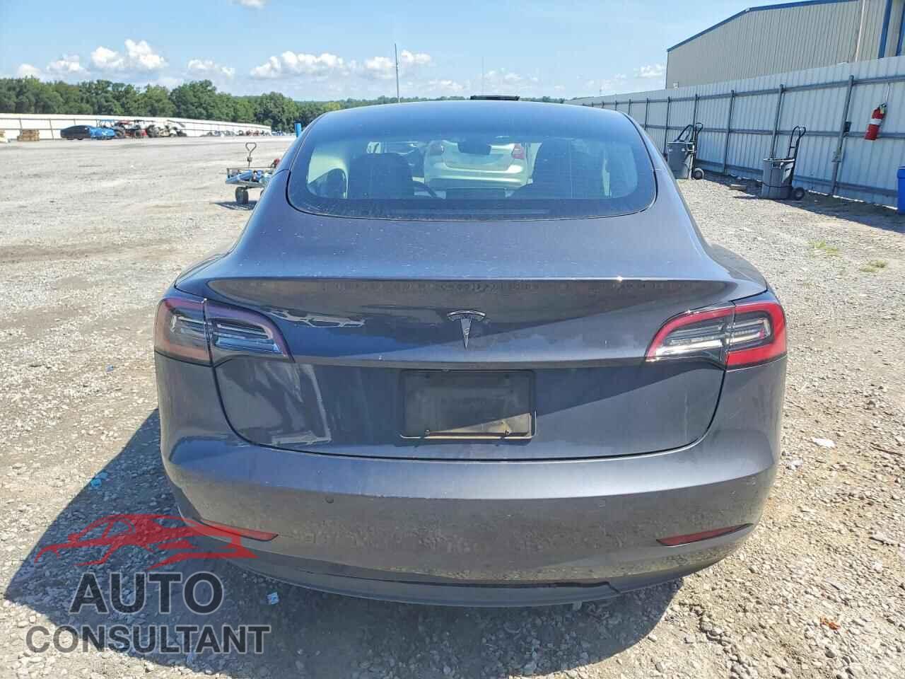 TESLA MODEL 3 2021 - 5YJ3E1EA5MF016935