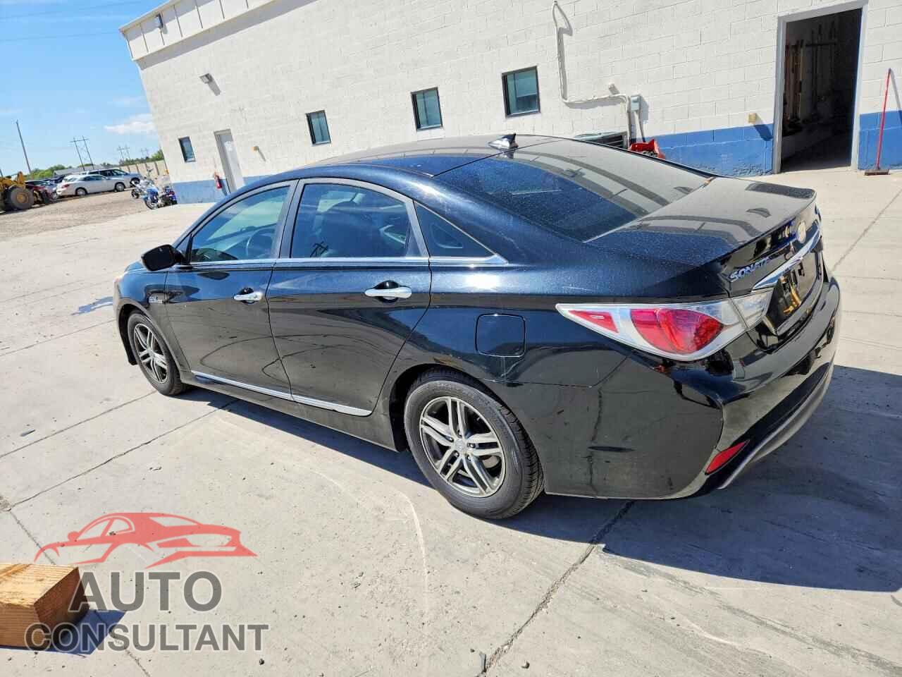 HYUNDAI SONATA 2012 - KMHEC4A46CA042012