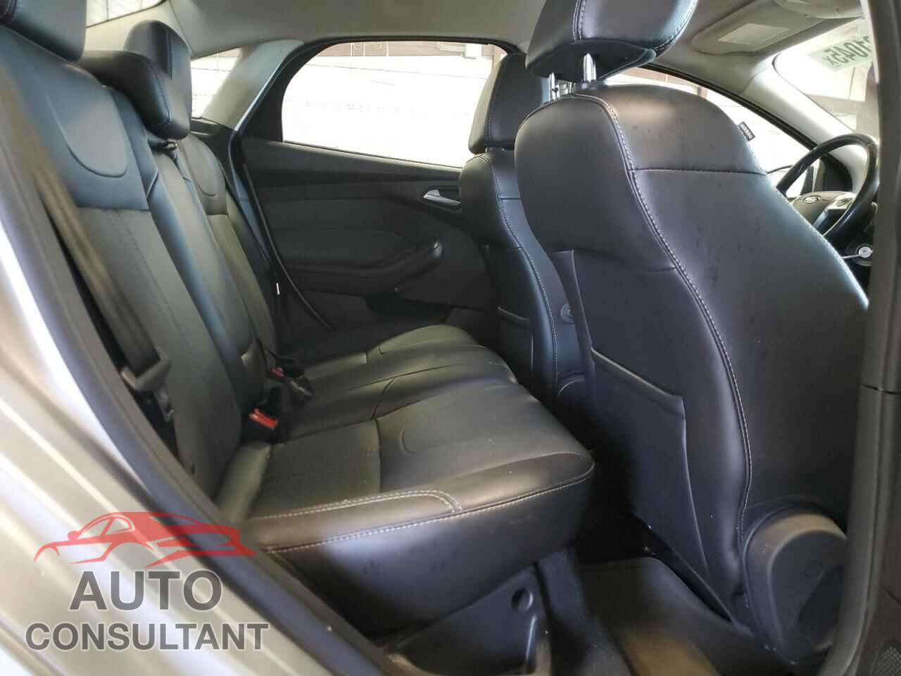FORD FOCUS 2014 - 1FADP3F22EL209727