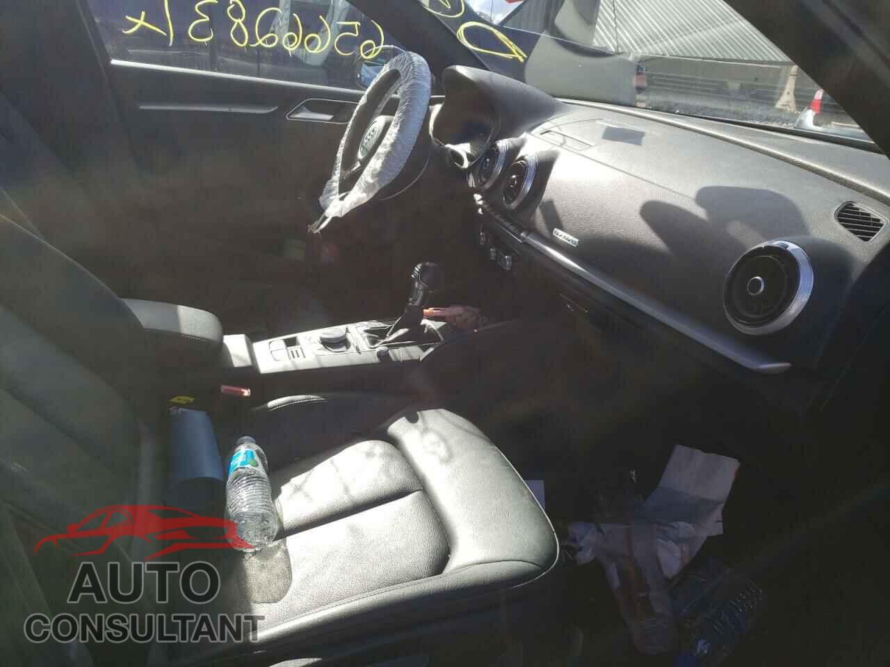 AUDI A3 2017 - WAUB8GFF2H1063237