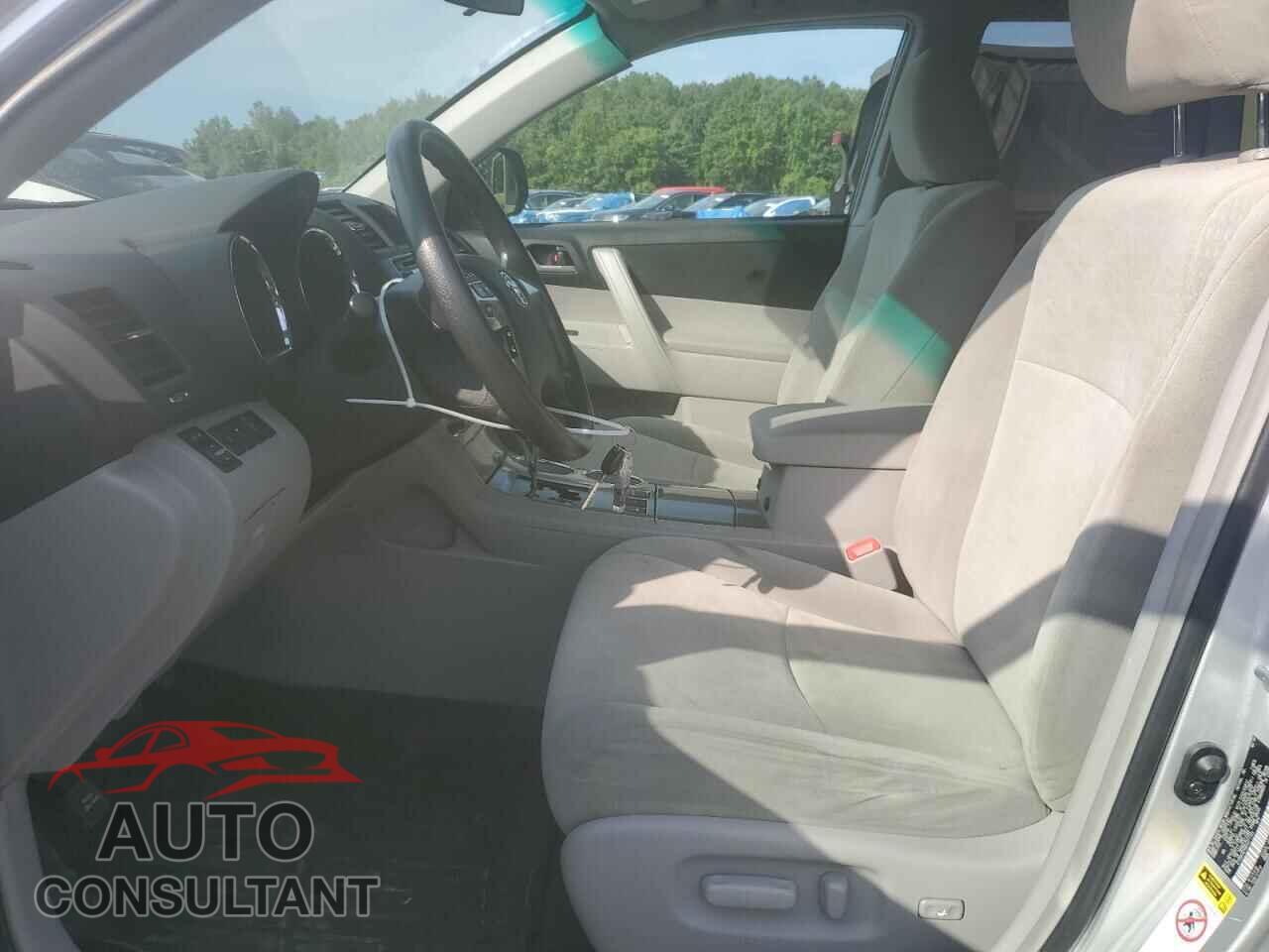 TOYOTA HIGHLANDER 2013 - 5TDBK3EH8DS271104