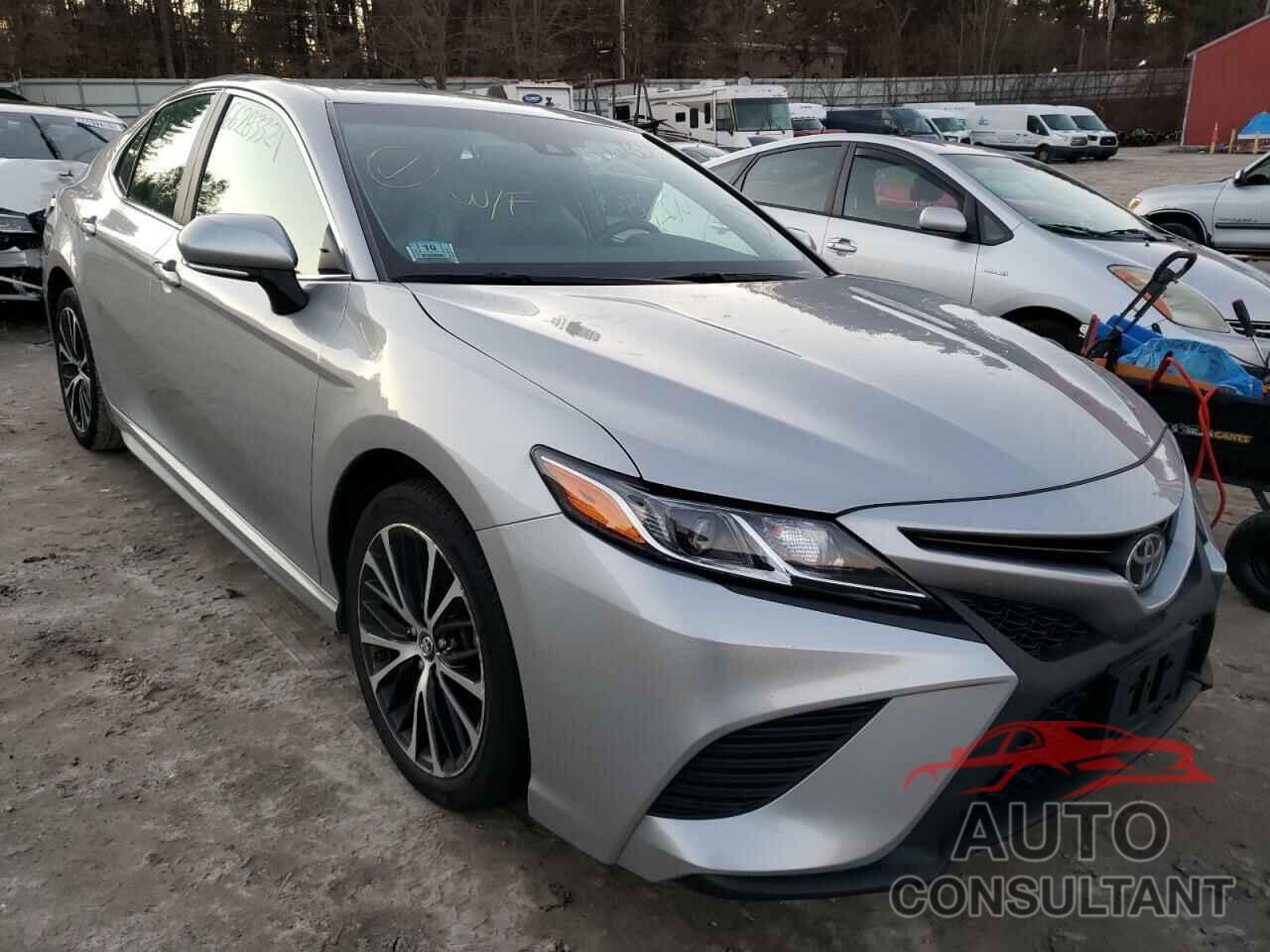 TOYOTA CAMRY 2018 - 4T1B11HK3JU138624