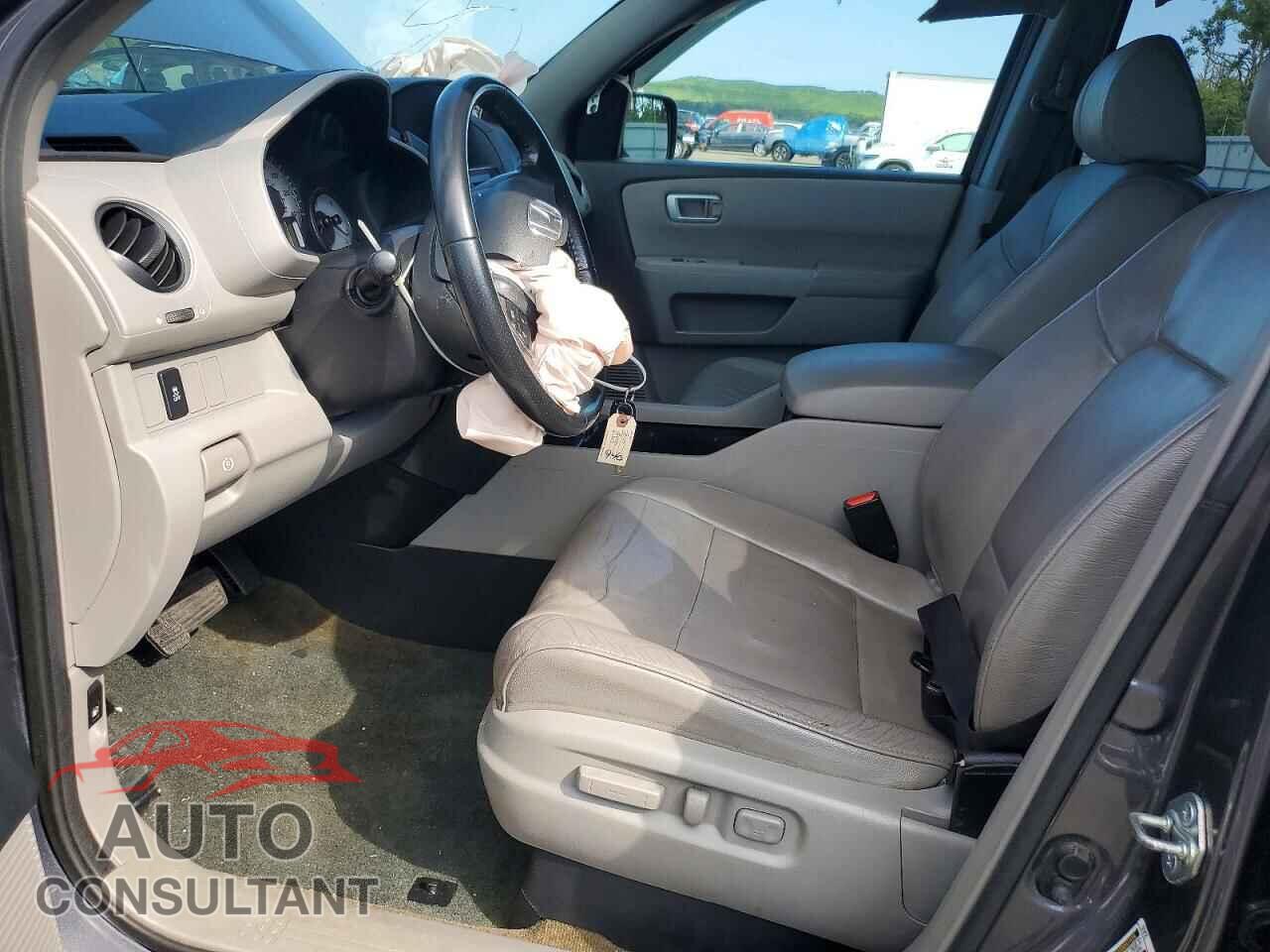 HONDA PILOT 2014 - 5FNYF4H51EB037155
